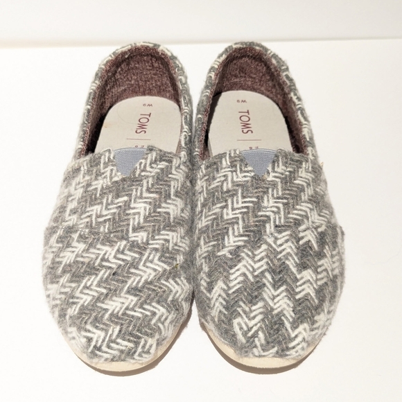 Toms Shoes - TOMS Gray Herringbone Classic Woven Shoes Women's Size 9 Flats, Gray White NIB